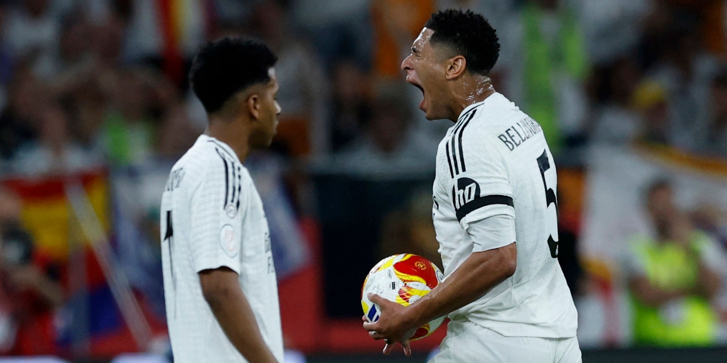 九游电竞 -加时末段欧联焦点战,巴塞罗那篮板制胜,引发热议,训练强度明显提升(巴塞罗那为什么叫巴萨)