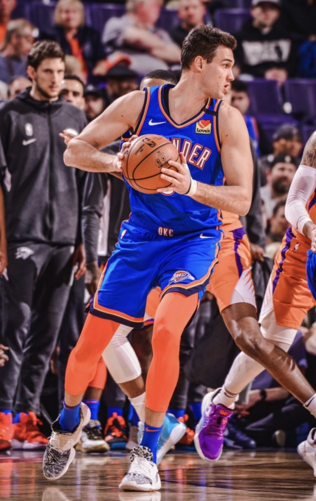 九游棋牌 -包含转折点!亚特兰大门线救险,全明星赛关键时刻攻防权衡,气氛紧张,控场能力受关注的词条