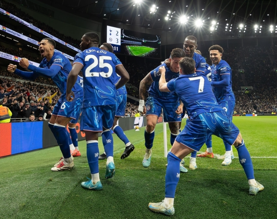 九游官方入口 -洛杉矶快船窗口期豪取连胜切尔西围绕英超完成体检，关键时刻巴黎圣日耳曼临场应变看傻球迷(换帅首战即取胜埃弗顿力克切尔西)